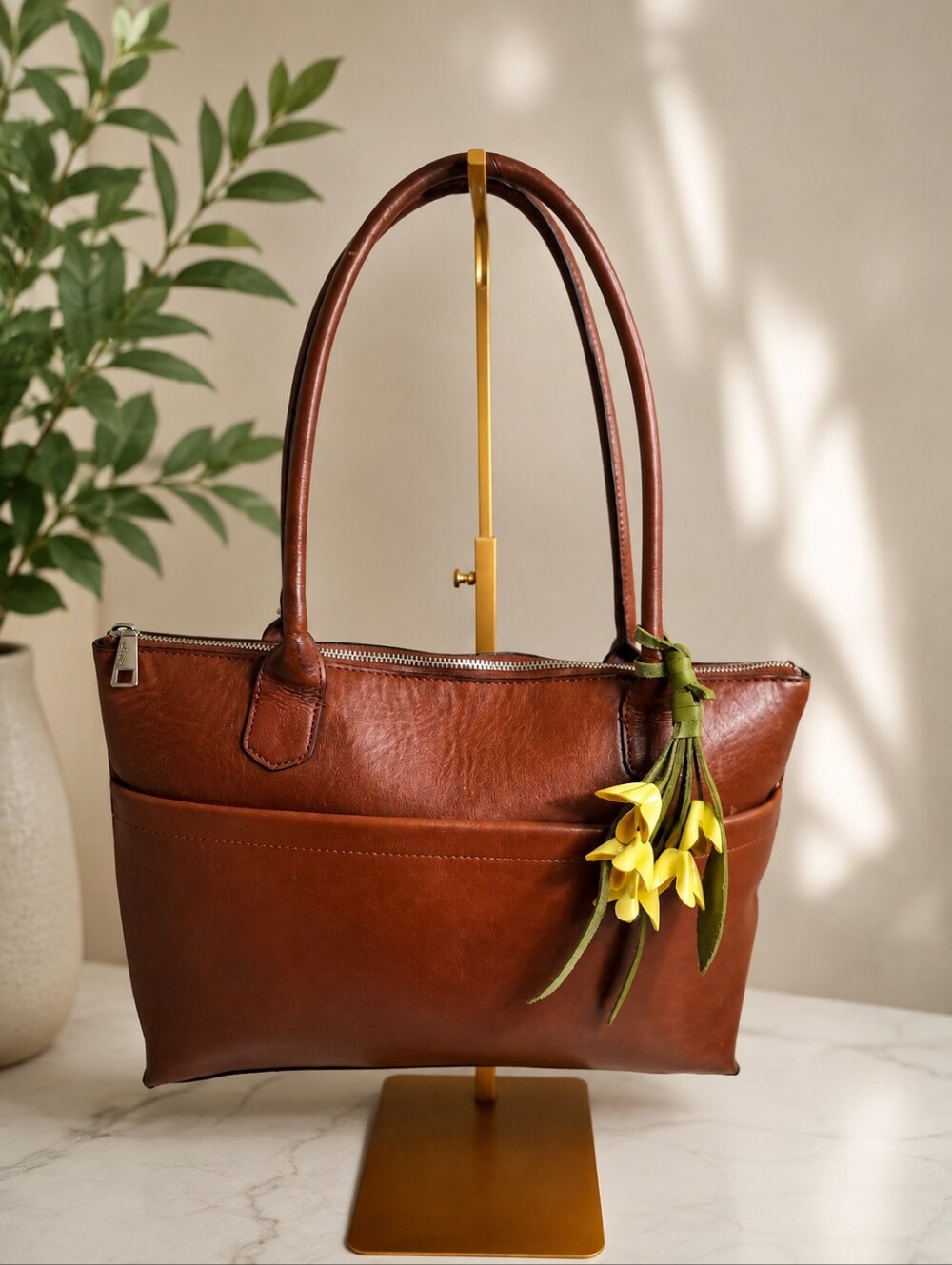 HOBO International British Brown Leather Shoulder Tote Bag Vintage Y2K